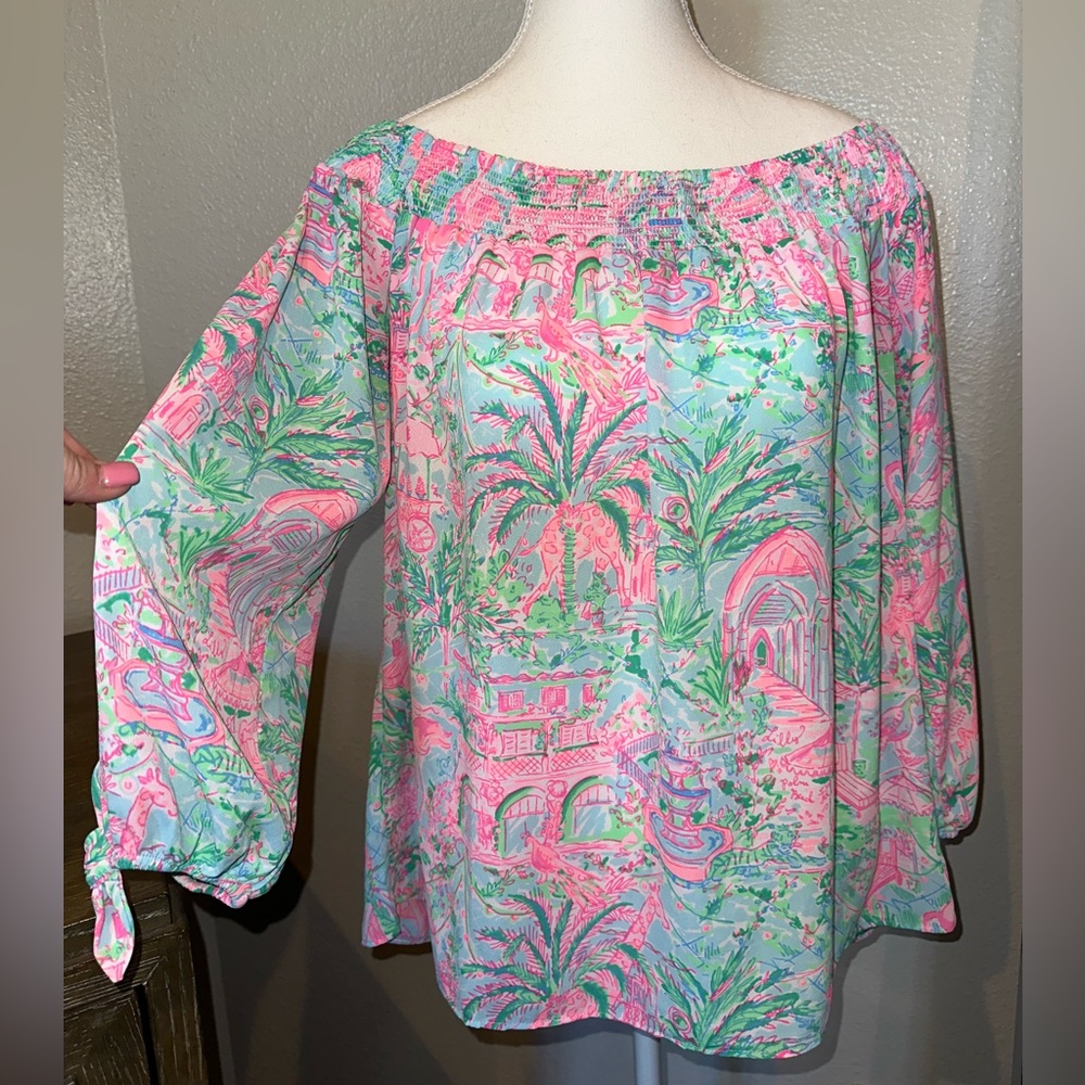 Lilly Pulitzer of the shoulder shirt